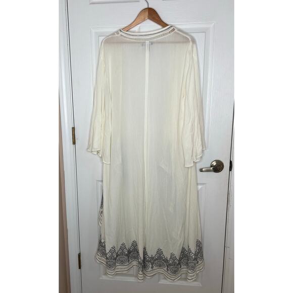 Torrid Women's Ivory Sequin Kimono Flowy Cover Up Size 00/0 equivalent to a M/L - Picture 5 of 10